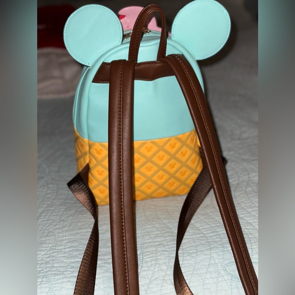Loungefly Minnie Mouse icecream cone mini backpack - Picture 2 of 6